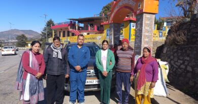 चंपावत की होनहार छात्रा ने राज्य स्तर पर किया उत्कृष्ट प्रदर्शन, मार्गदर्शक शिक्षक प्रकाश चन्द्र उपाध्याय के साथ देहरादून में करेंगी जिले का प्रतिनिधित्व।