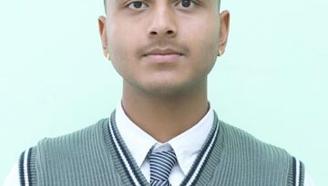 लोहाघाट के स्पर्श राय ने NDA लिखित परीक्षा में लहराया परचम, ओकलैंड पब्लिक स्कूल में जश्न का माहौल।