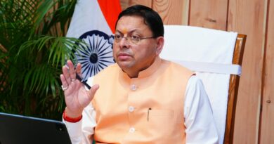 मुख्यमंत्री धामी ने मुख्यमंत्री आवास में देर रात तक जिलाधिकारियों और एसएसपी के साथ ली चार घंटे से अधिक मेराथन बैठक