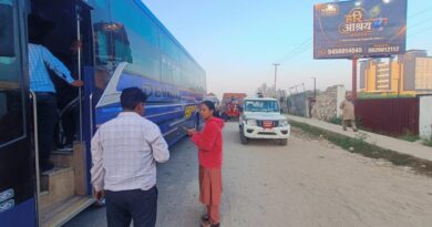 जिलाधिकारी मयूर दीक्षित के निर्देश पर हरिद्वार में स्लीपर एवं लग्जरी बसों के विरुद्ध तड़के 4 बजे से सघन प्रवर्तन अभियान, 50 से अधिक वाहनों के चालान