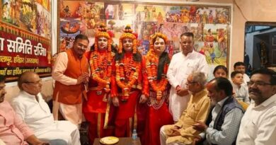 श्री रामलीला समिति (रजि.) मौ.लक्कड़हारान ज्वालापुर के रंग मंच पर मंगलवार को सूर्पनखा लक्ष्मण संवाद, खर-दूषण वध लीला का हुआ भव्य मंचन