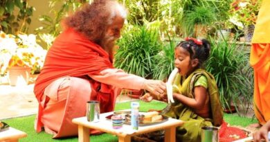महानवमी के पावन अवसर पर परमार्थ निकेतन में कन्या पूजन एवं कन्या भोज